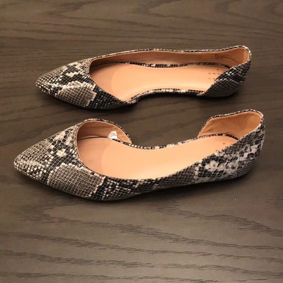 ⭐️ 2/$20 A.N.D eawy Snake Skin Flats Size 8 - Picture 2 of 5